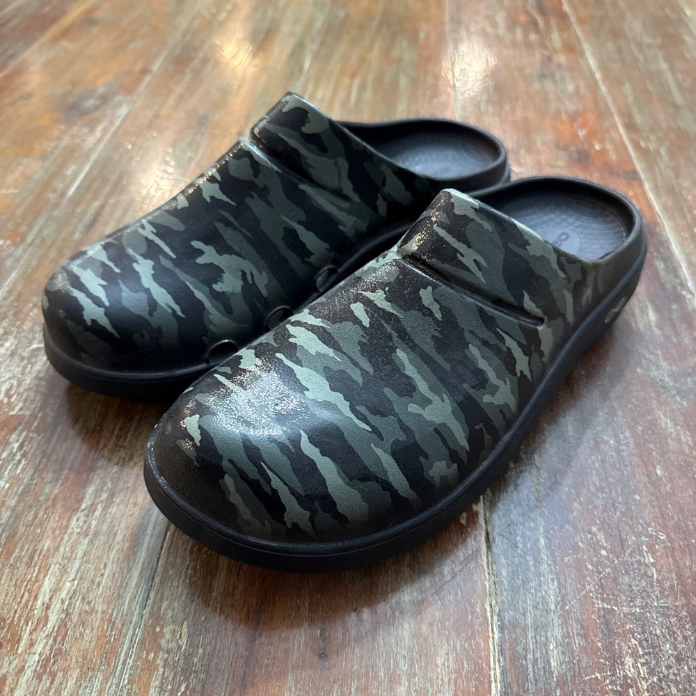 OOFOS OOCloog Clogs US 11 Women's Black Green Camo Shoe